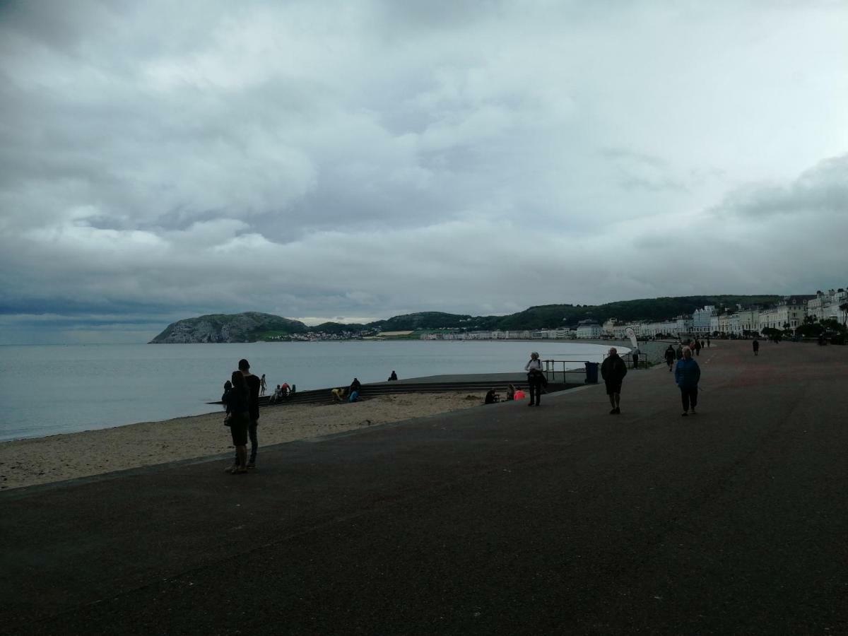 Overton Villa Hotel Llandudno Eksteriør bilde